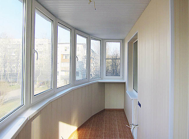 Замена холодного остекления на балконе на теплое Чехов