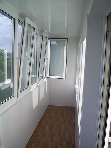 Тёплое и холодное распашное остекление балконов алюминиевым профилем Чехов
