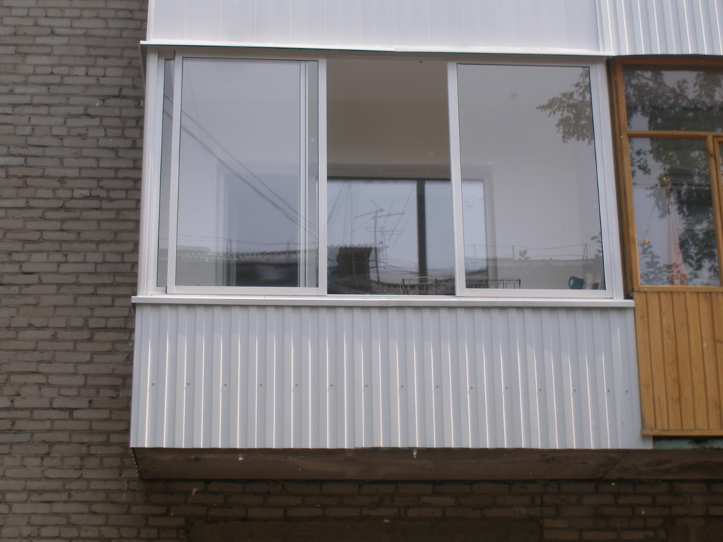 Установка пластиковых окон на балконе: остекление лоджии Чехов