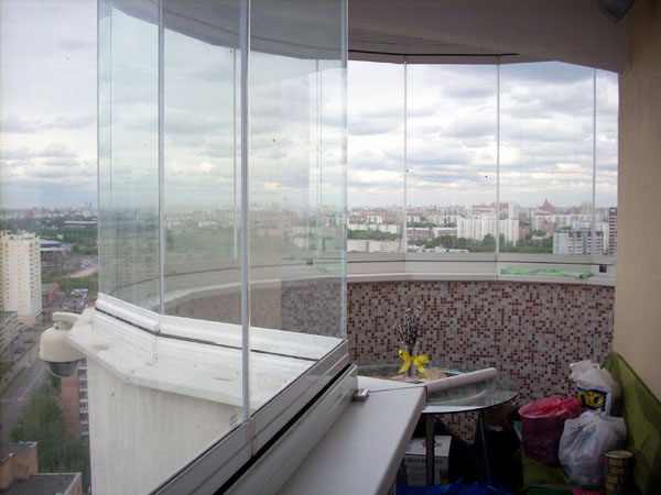 Остекление балконов: эркерных, круглых, закругленных Чехов